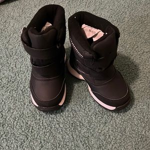 Toddler size 6 boots